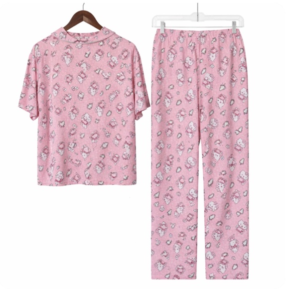 HELLO KITTY Sanrio Pink Christmas Pajama Set 2 Piece Button Front Top Pants XL - Picture 3 of 7